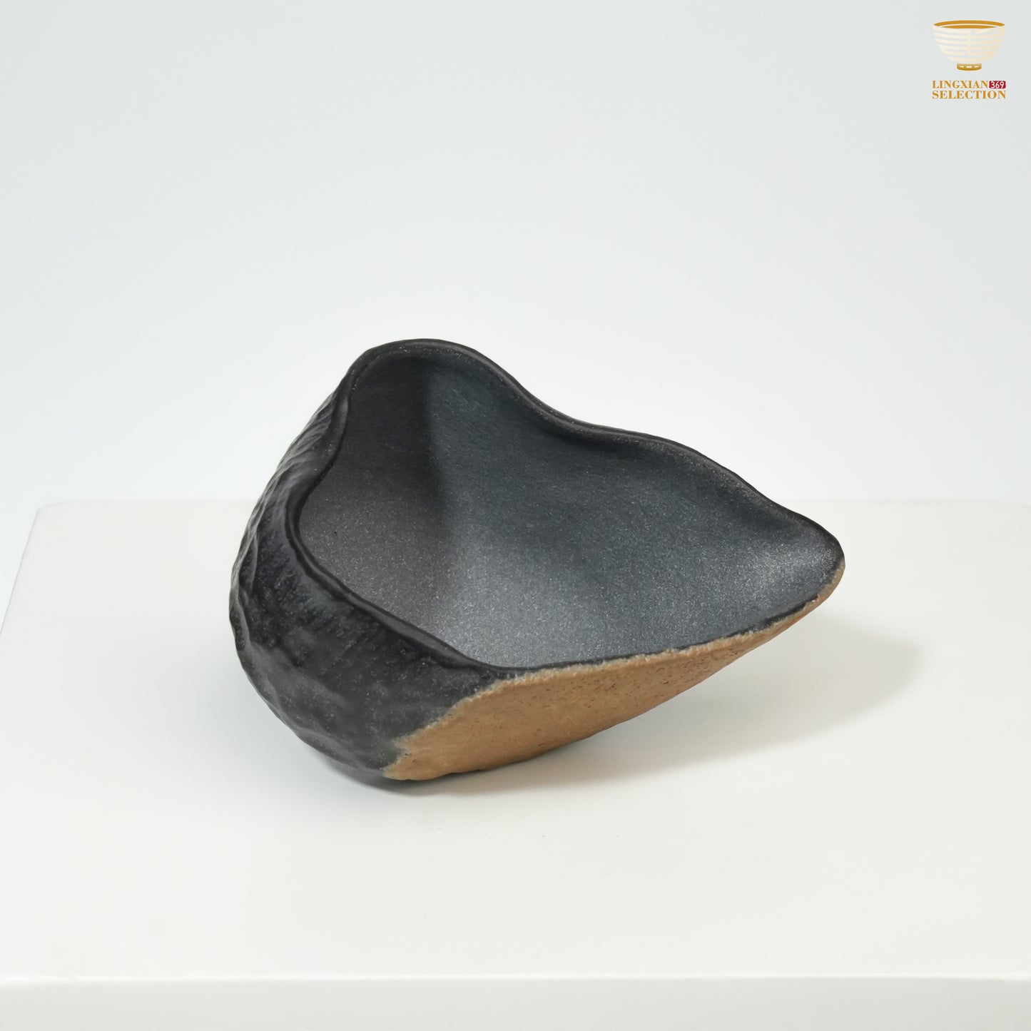 【Hunan An Hua Tillite Stone Freeform Sharing Cup】|Hand-Carved Natural Stone|Raw Rock Texture|Artisan Teaware for Authentic Gongfu Tea Experience