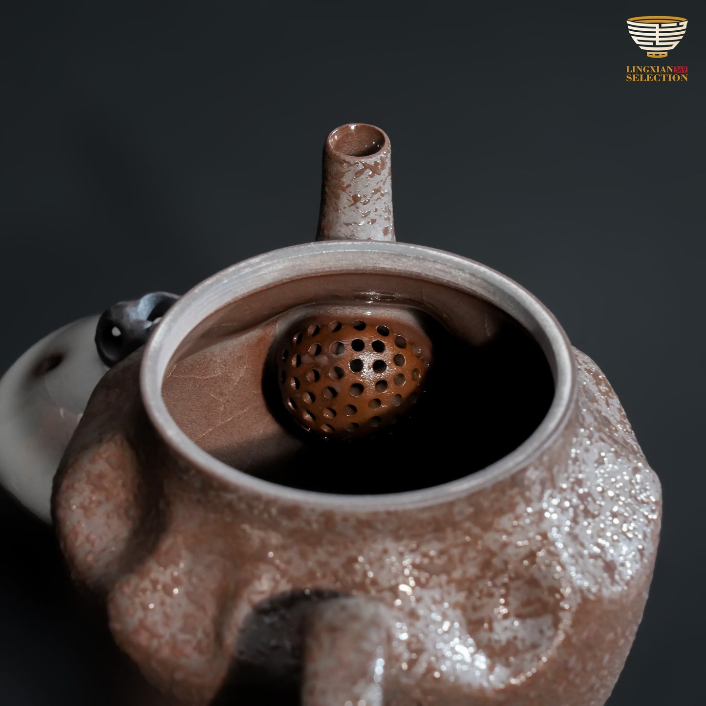 【Wu Jun Handmade Celadon Stone-Texture Teapot And Quick Pot】Original Handcrafted · High-Fired Celadon · Rock-Inspired Finish · Premium Tea Brewing Vessel