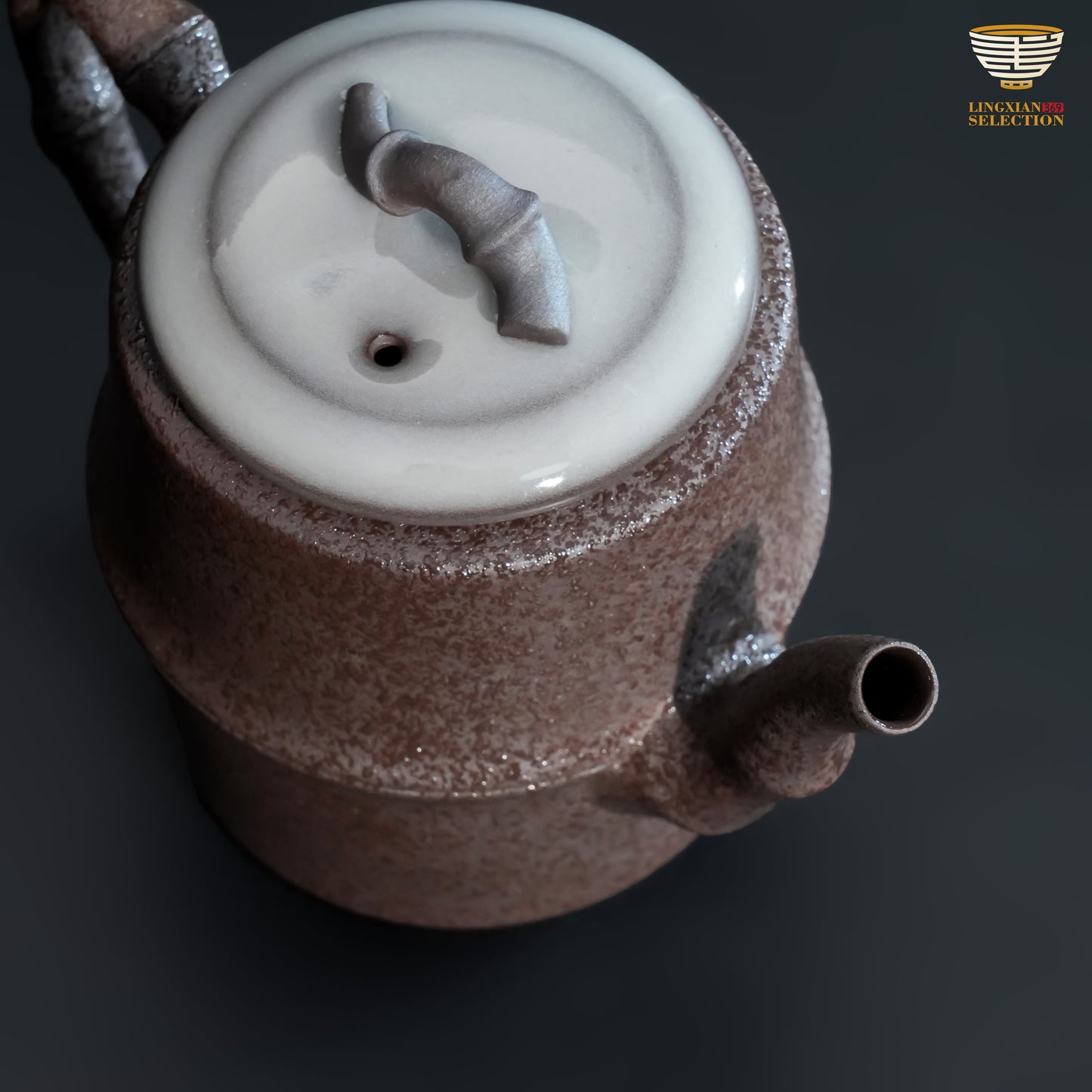 【Wu Jun Handmade Celadon Stone-Texture Teapot And Quick Pot】Original Handcrafted · High-Fired Celadon · Rock-Inspired Finish · Premium Tea Brewing Vessel