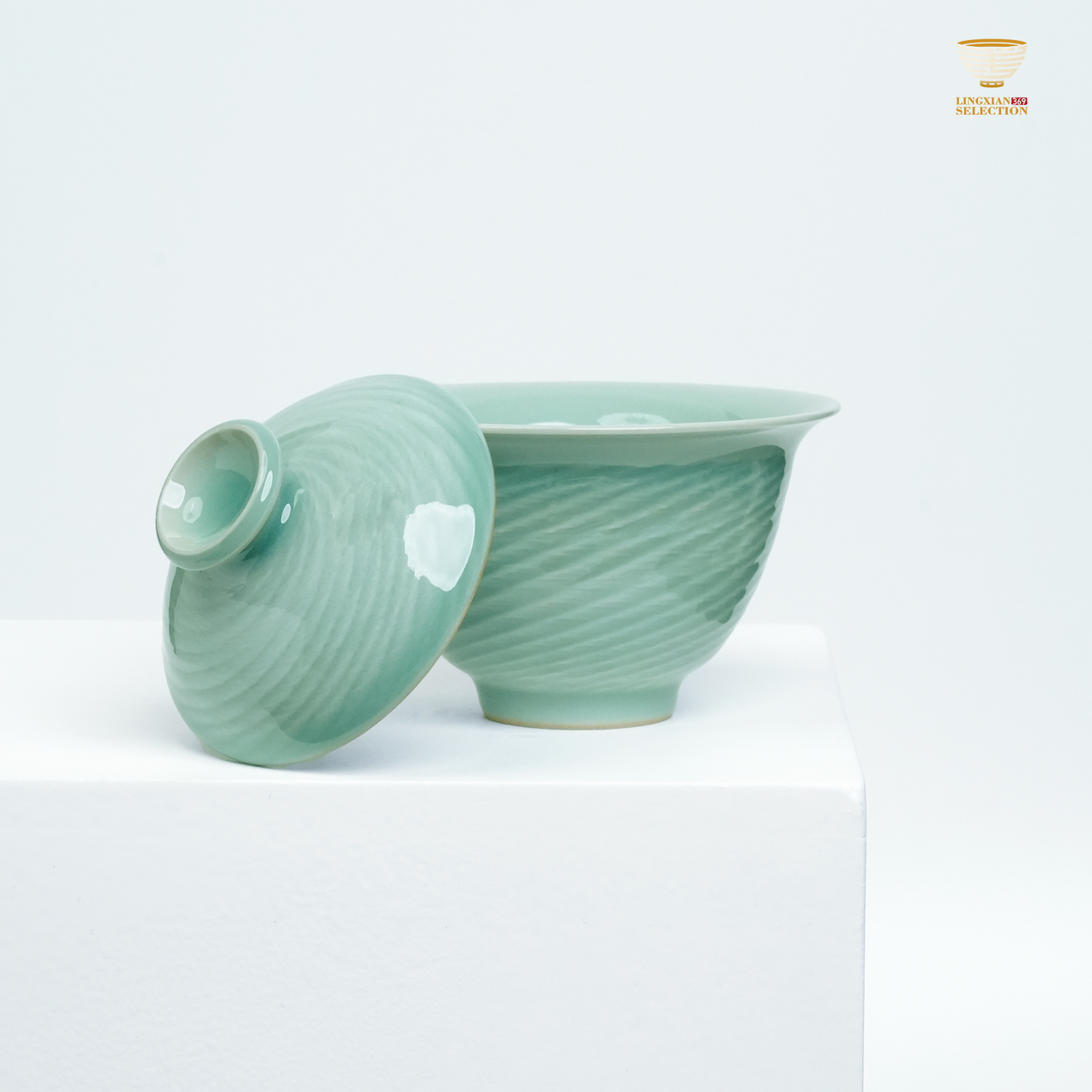 【Longquan Celadon by Liao Xinliang ·Rising Winds and Flowing Waters Gaiwan |A Masterpiece of Craftsmanship & Tea Aesthetic Collection】