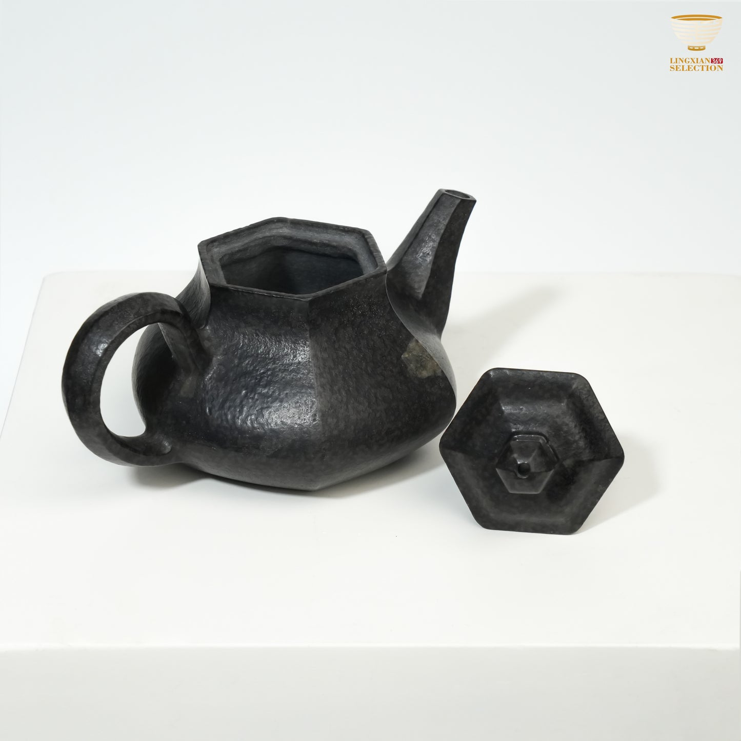 【Hunan An Hua Tillite Stone Hexagonal Teapot】 Glacial Rock Teapot |Hand-Carved Natural Stone|Water Purification Effect|Translucent Texture|Oriental Tea Aesthetic