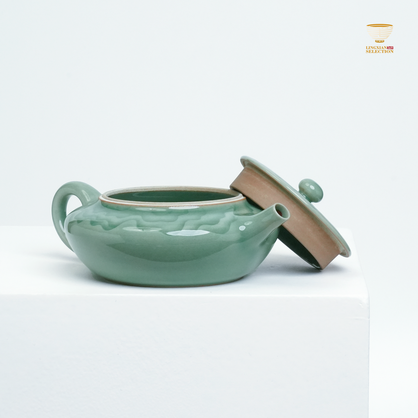 【Longquan Celadon by Liao Xinliang · Endless blessings and prosperity Teapot |A Masterpiece of Craftsmanship & Tea Aesthetic Collection】