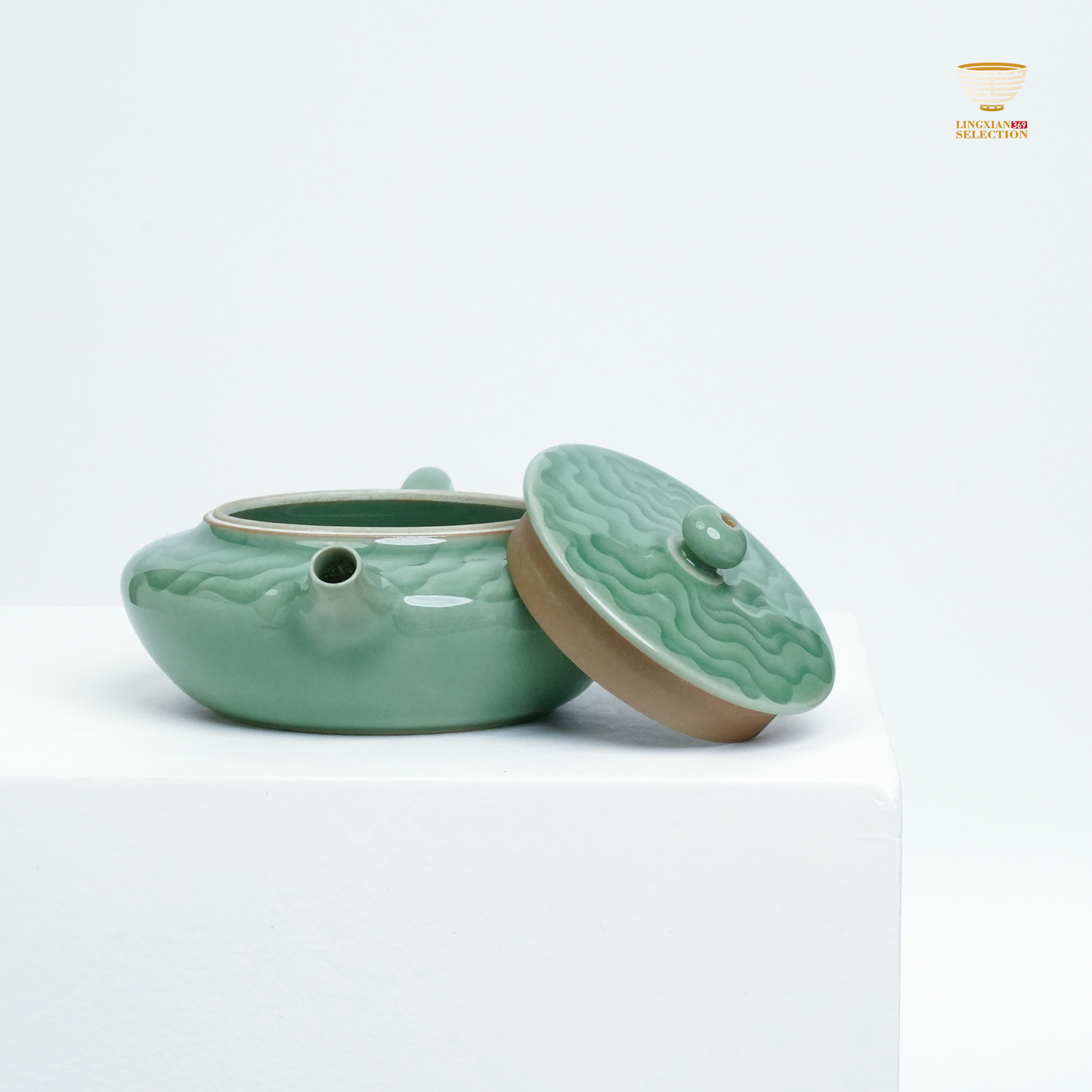 【Longquan Celadon by Liao Xinliang · Endless blessings and prosperity Teapot |A Masterpiece of Craftsmanship & Tea Aesthetic Collection】