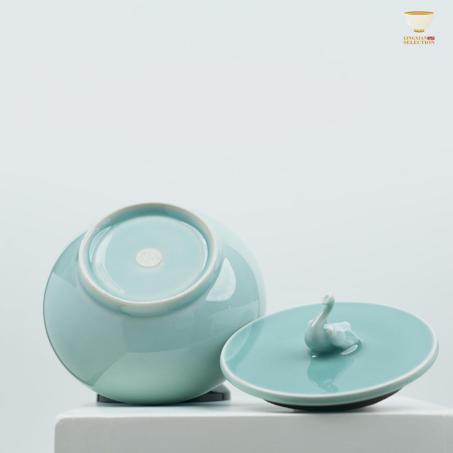 【Celadon Swan-Lid Tea Caddy/Tea Jar From Lei Huixian】 – Handcrafted Porcelain Jar with Artistic Animal Design | Elegant & Airtight Storage for Loose Leaf Tea