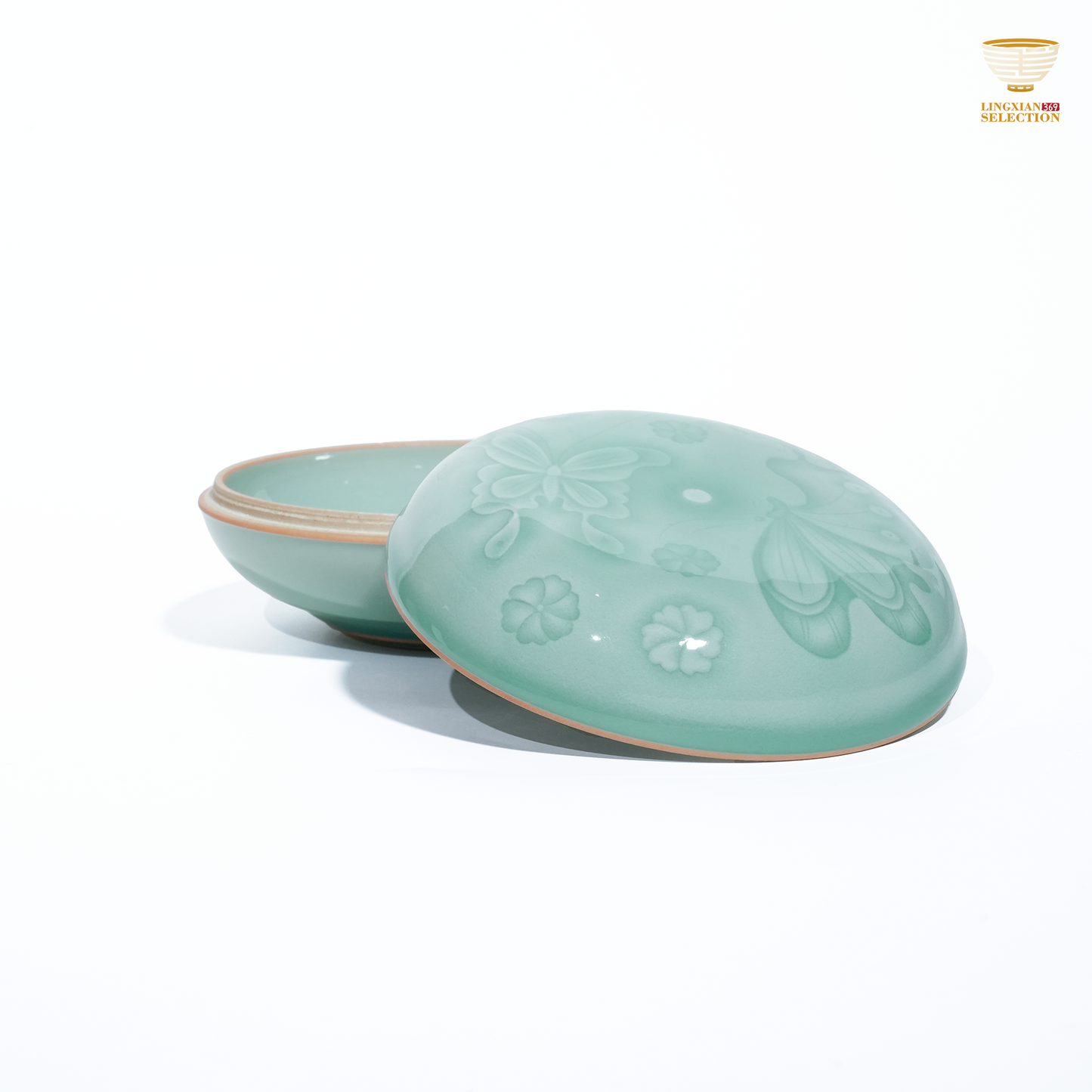Liao Xinliang Butterfly Pattern Powder Box | Celadon Art Jewelry Storage Box | Handcrafted Porcelain with Floral & Butterfly Design | Elegant Oriental Gift
