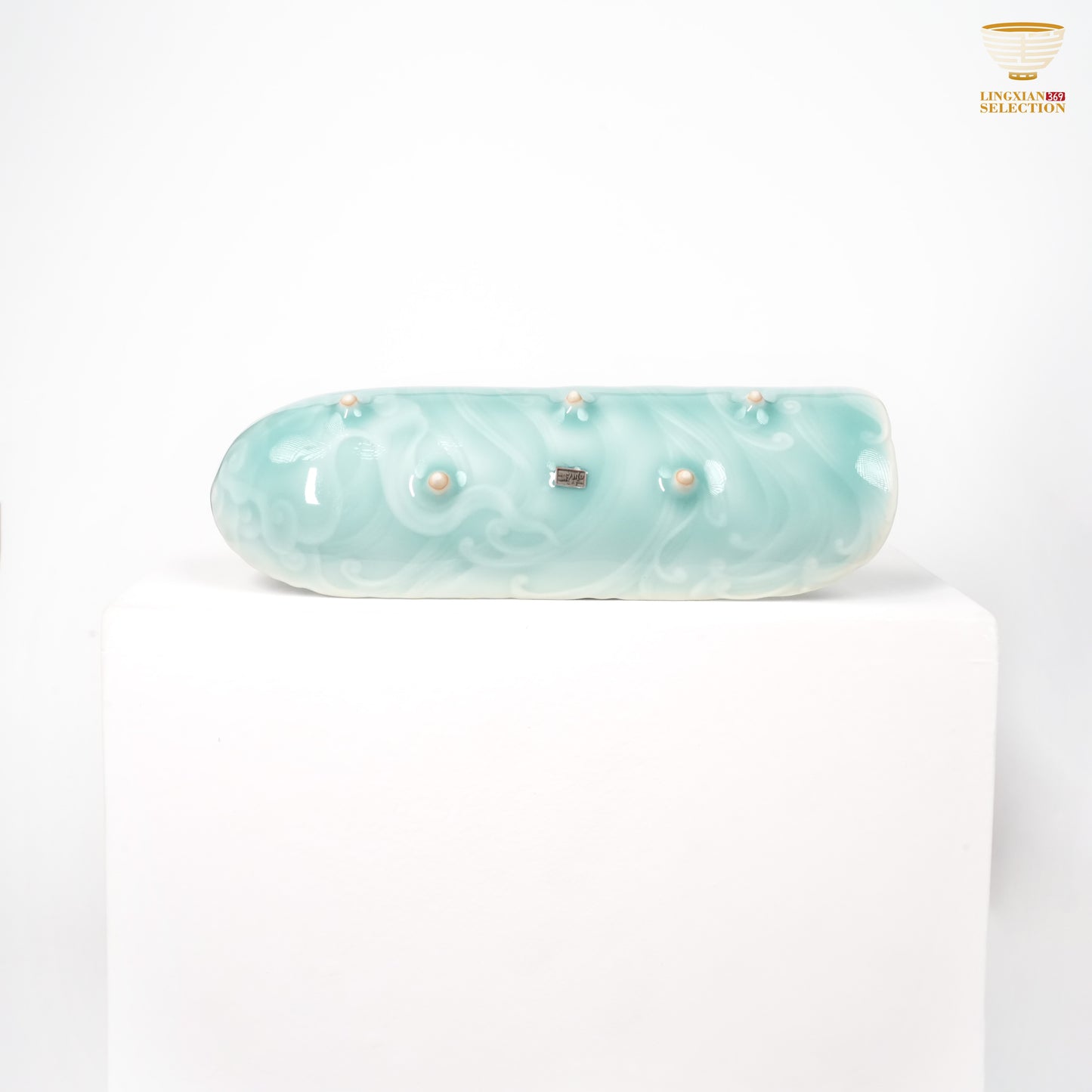 Lei Huixian · Celadon “Dragon in Clouds” Tea Scoop | Handmade Carved Porcelain | Oriental Elegance · Collectible Gongfu Tea Accessory