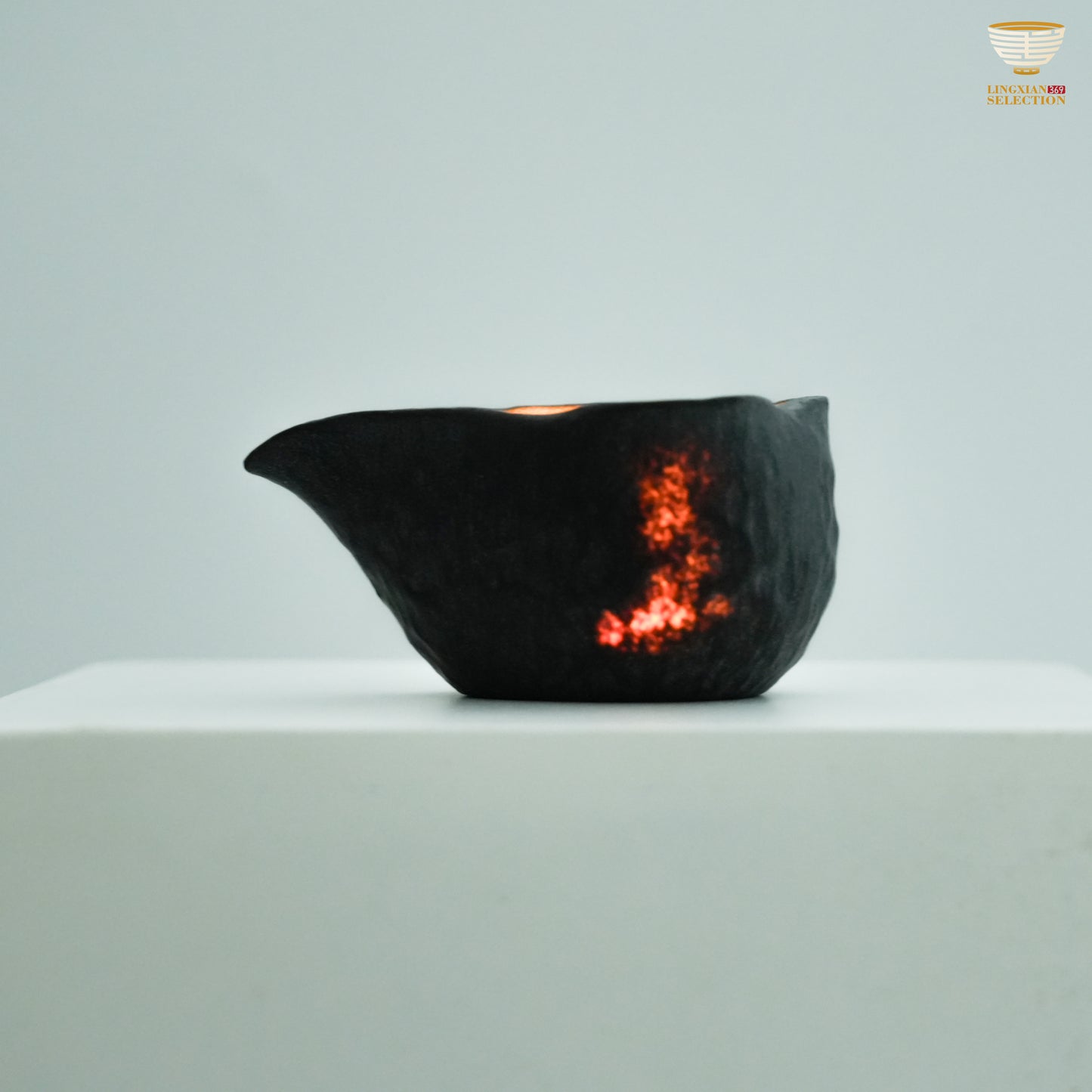 【Hunan An Hua Tillite Stone Freeform Sharing Cup】|Hand-Carved Natural Stone|Raw Rock Texture|Artisan Teaware for Authentic Gongfu Tea Experience