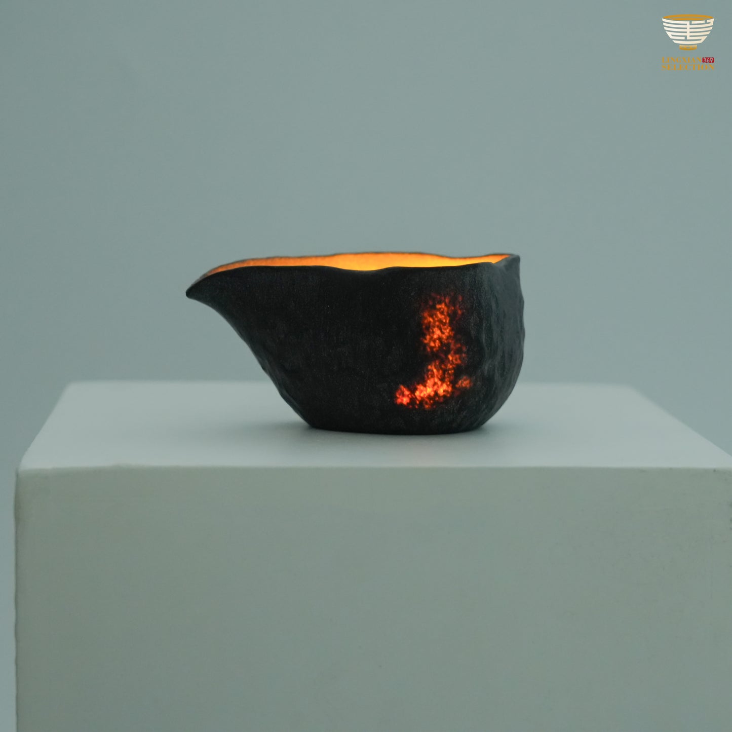 【Hunan An Hua Tillite Stone Freeform Sharing Cup】|Hand-Carved Natural Stone|Raw Rock Texture|Artisan Teaware for Authentic Gongfu Tea Experience