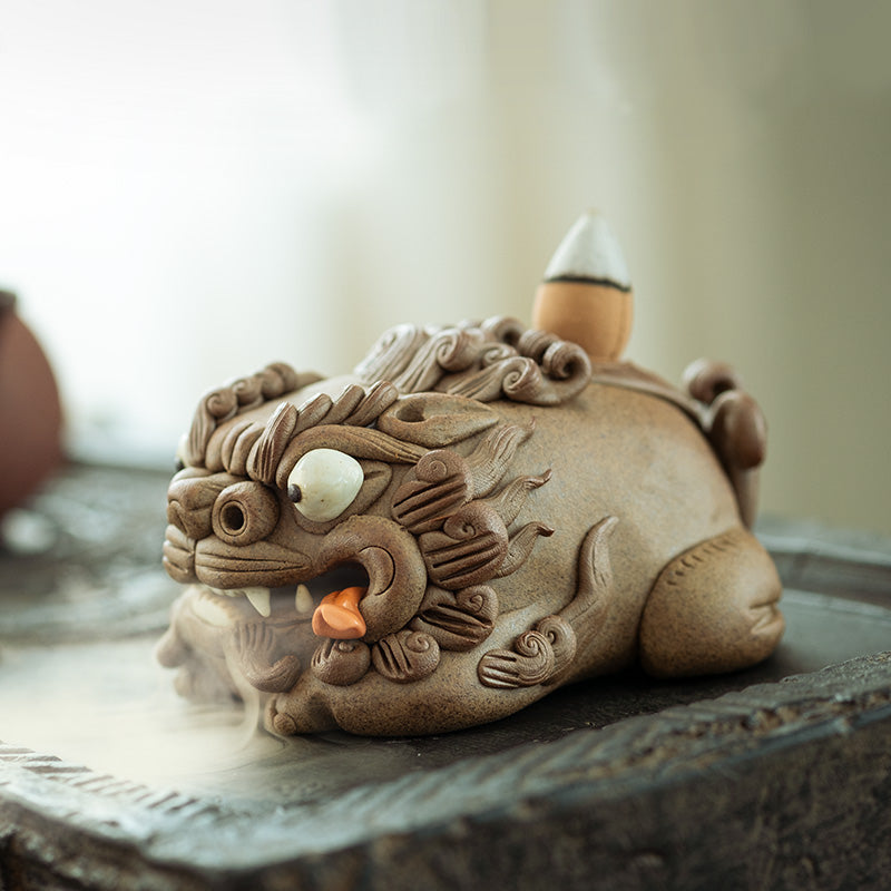 “Cloud-Swallowing Beast” Incense Holder – Tea Pet & Tea Table Decor | Traditional Chinese Gift