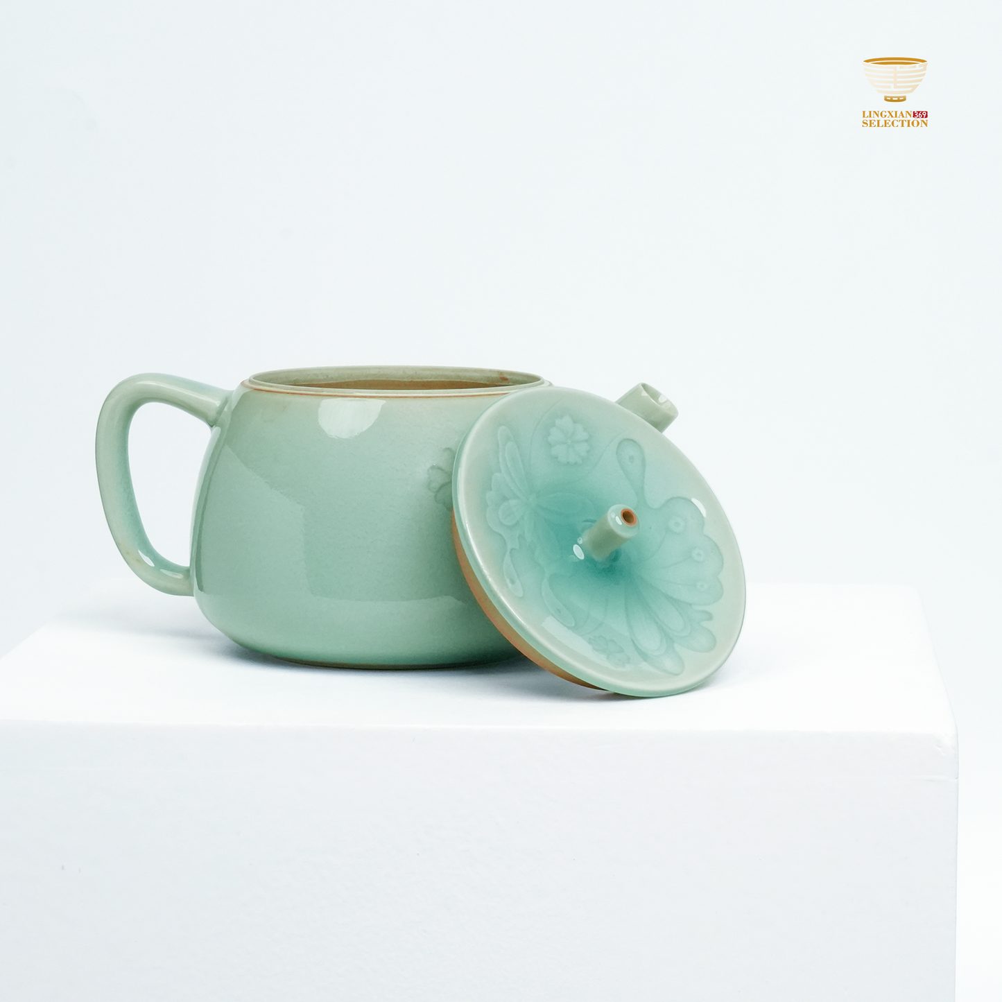 【Longquan Celadon by Liao Xinliang · Butterfly Teapot|A Masterpiece of Craftsmanship & Tea Aesthetic Collection】