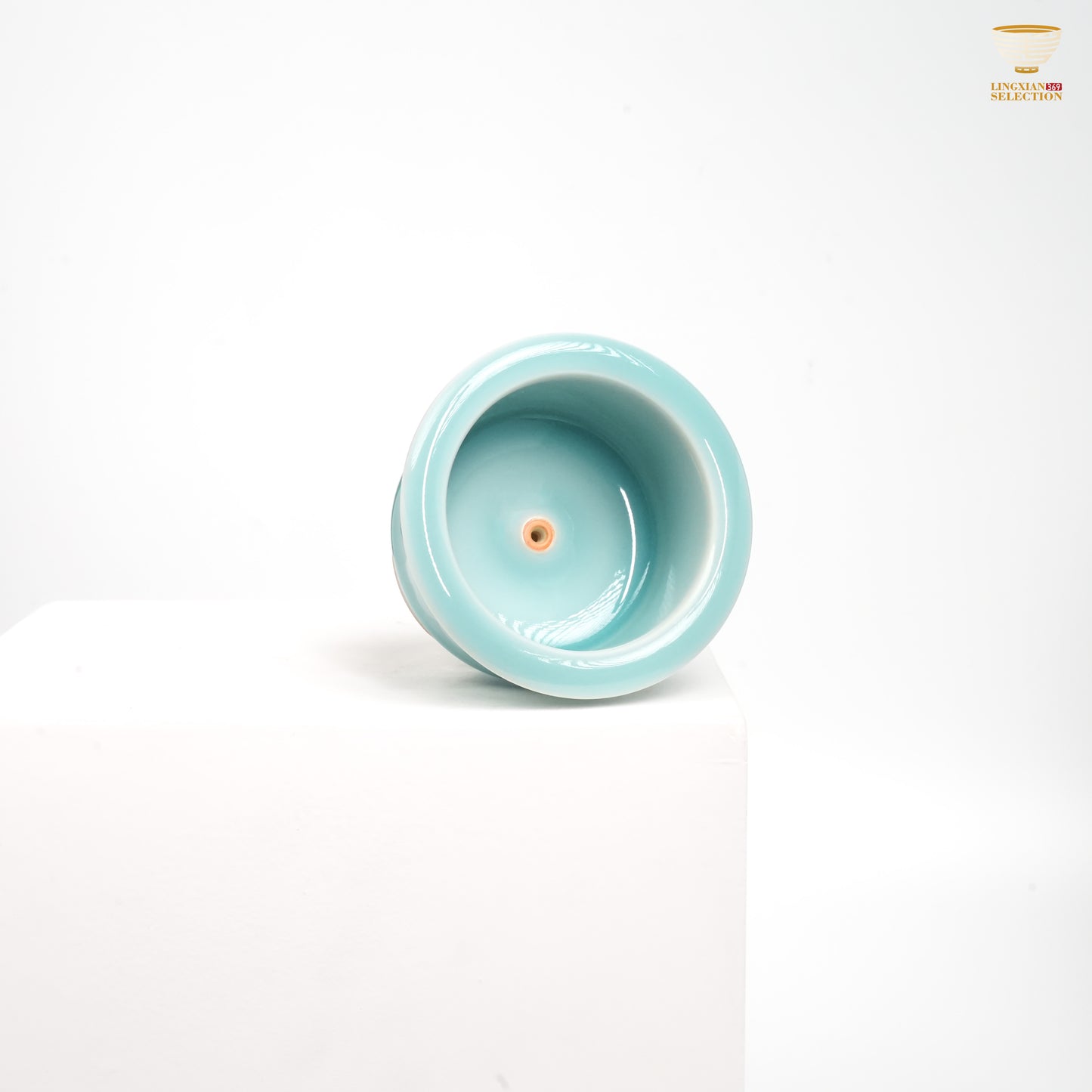 Jin Hongyang · Celadon Pink Blue Carved Incense Holder|Hand-Carved · High-Fire Craftsmanship · Elegant Aromatherapy Vessel · Refined Choice for Ritual and Display