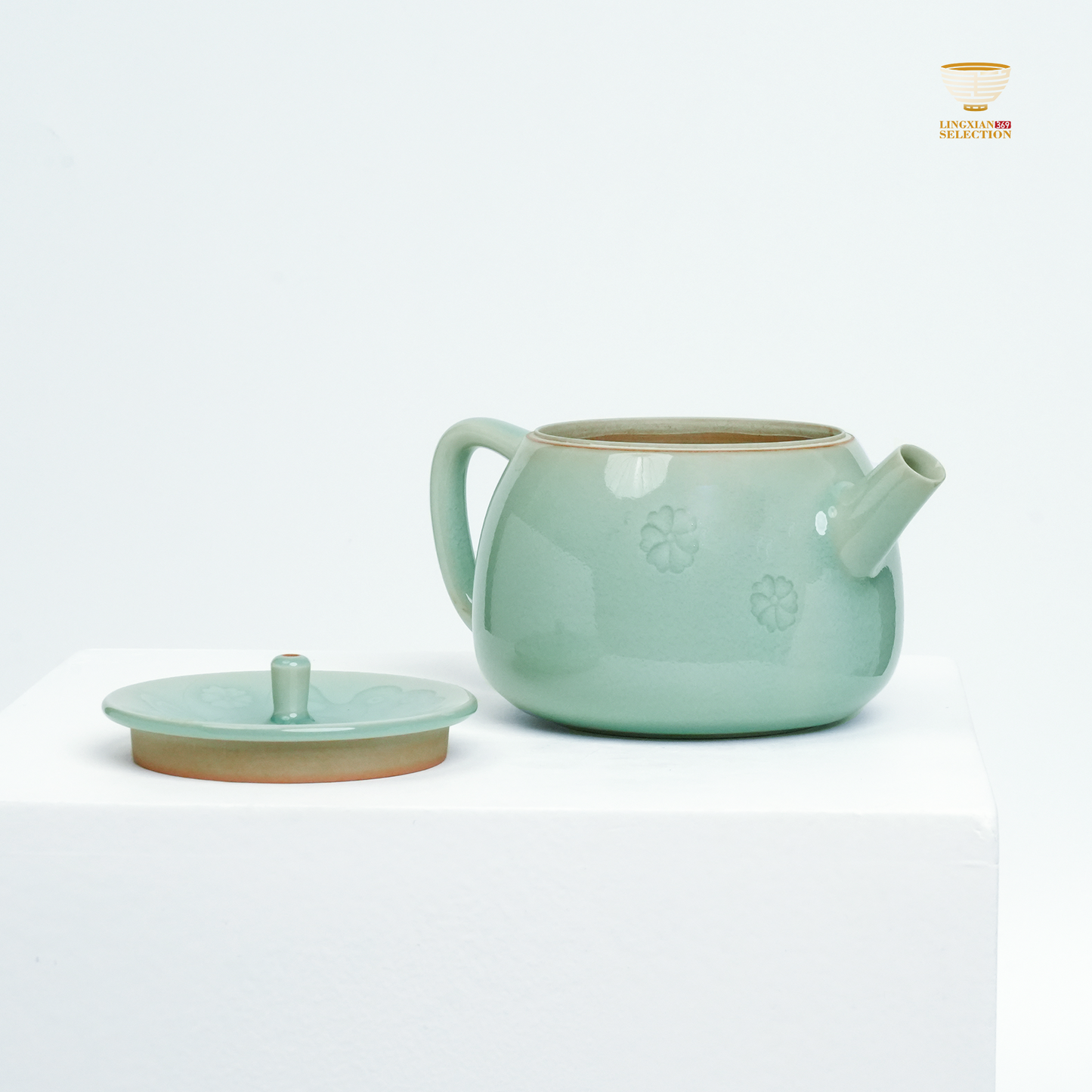 【Longquan Celadon by Liao Xinliang · Butterfly Teapot|A Masterpiece of Craftsmanship & Tea Aesthetic Collection】