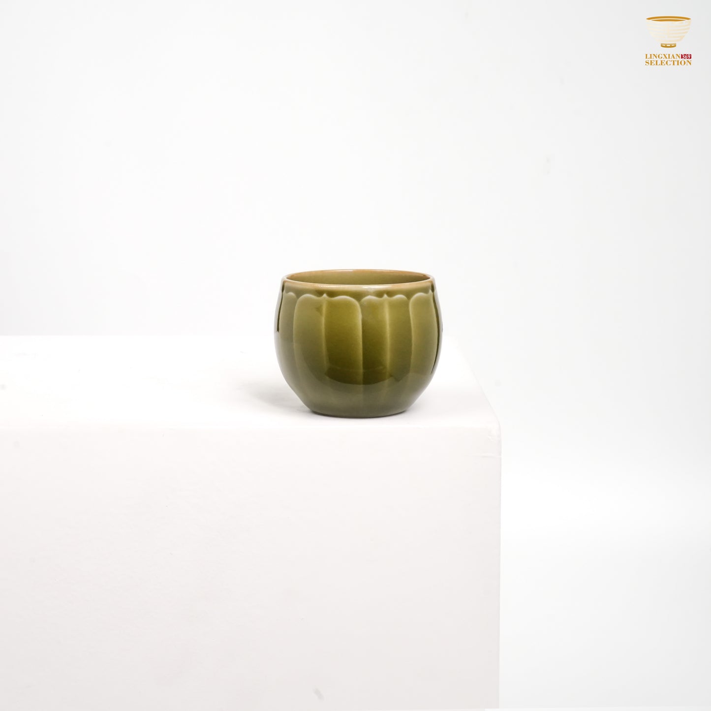 Jin Hongyang · Plum-Green Series Teacup|Elegant Official Glaze · Handcrafted Artistry · Timeless Heritage Revived · A Curated Choice for the Tea Table
