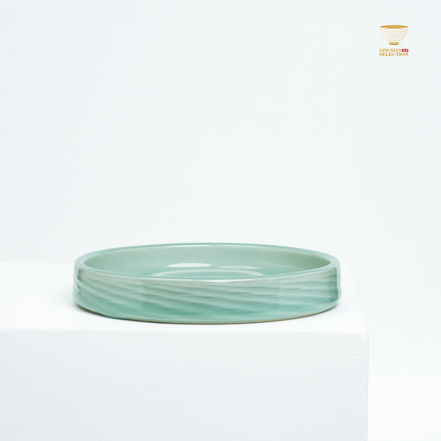 【Longquan Celadon by Liao Xinliang ·Rising Winds and Flowing Waters Gaiwan |A Masterpiece of Craftsmanship & Tea Aesthetic Collection】