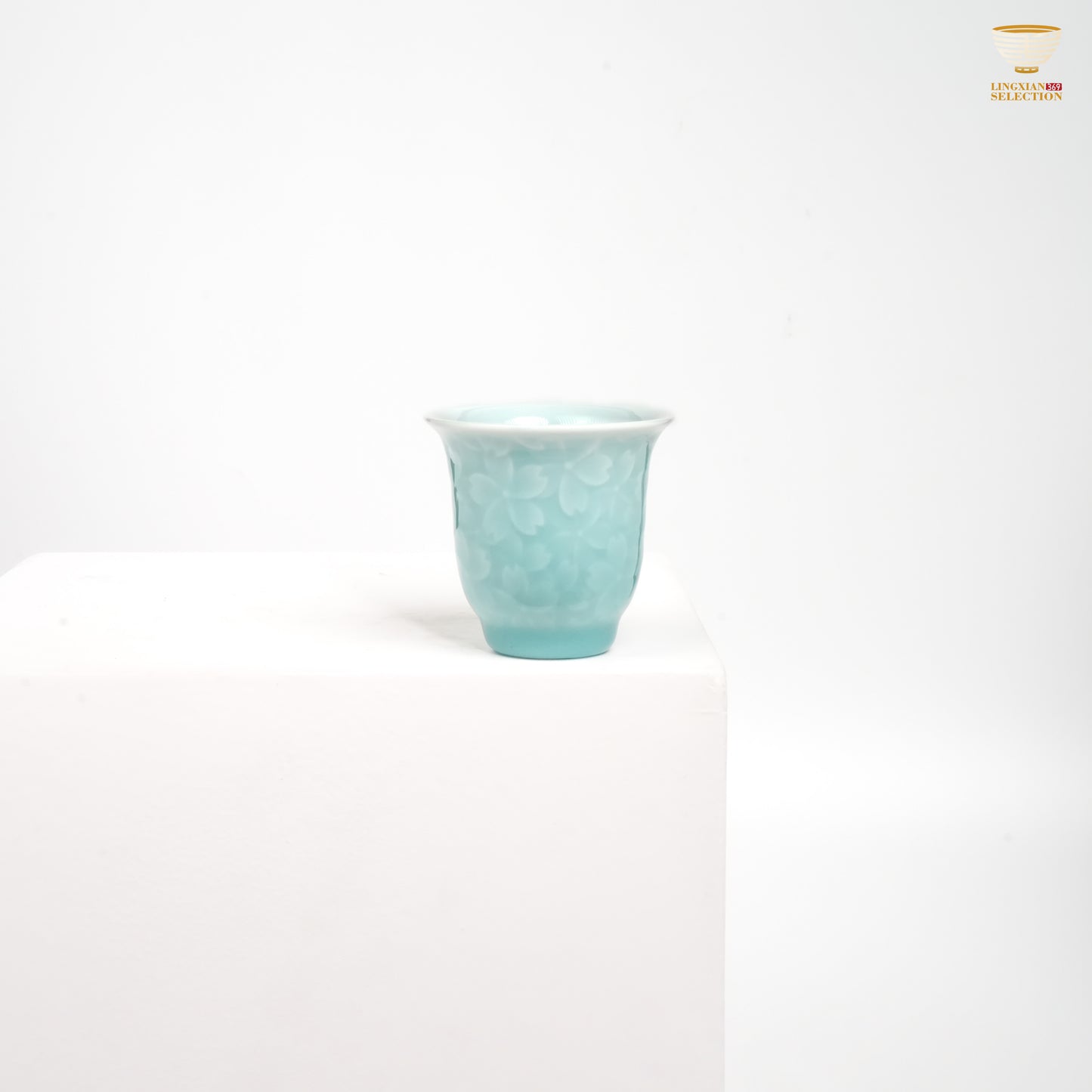 Jin Hongyang · Celadon Pink Blue Bloom Teacup|Handcrafted High-Fired Porcelain · Subtle Floral Motif · Elegant Silhouette · Refined Tea Tasting Choice