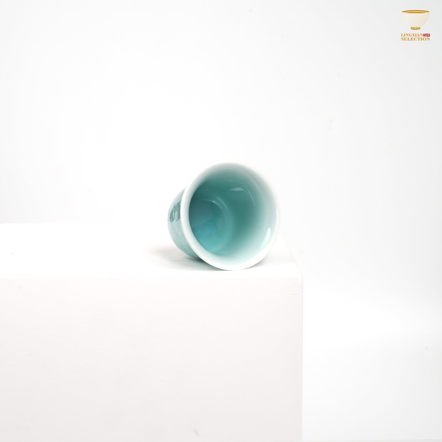 Jin Hongyang · Celadon Pink Blue Bloom Teacup|Handcrafted High-Fired Porcelain · Subtle Floral Motif · Elegant Silhouette · Refined Tea Tasting Choice