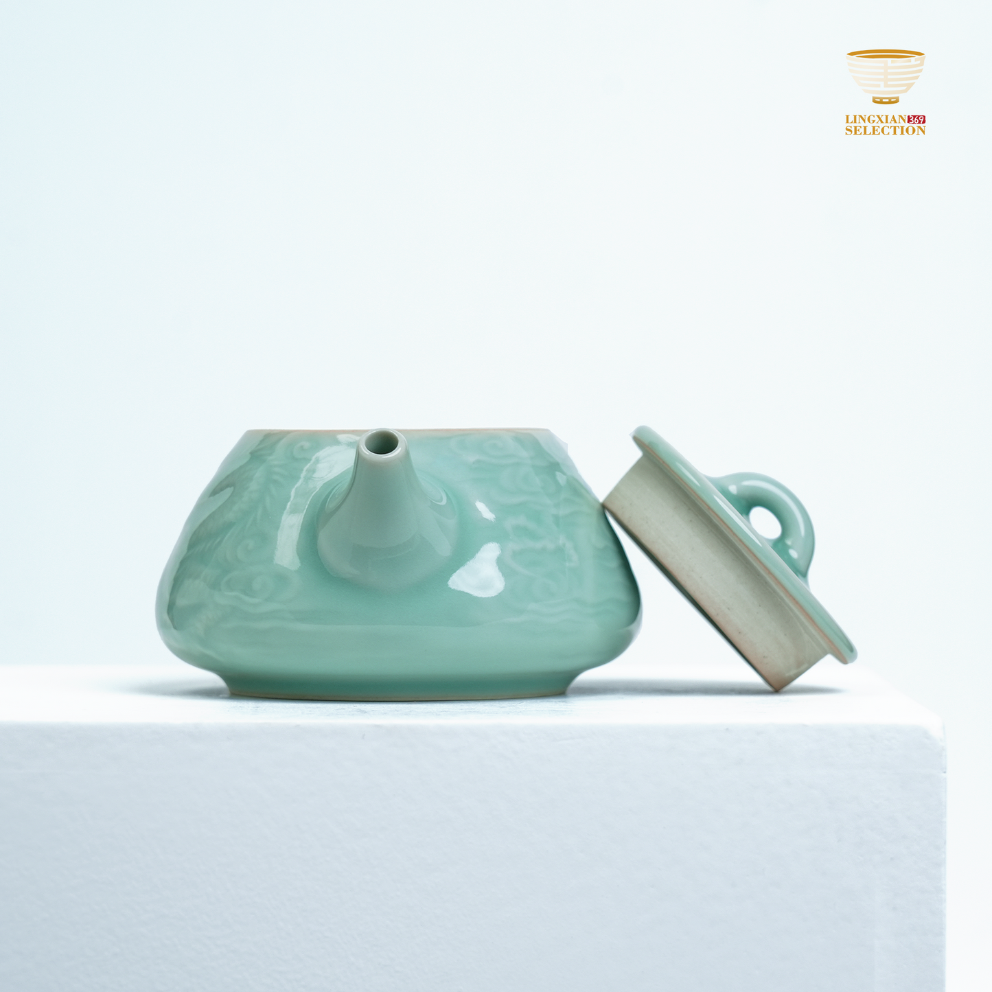Lei Huixian · Dragon Relief Gongfu Teapot | Longquan Celadon Handcrafted Teaware · Embossed Dragon Motif · Oriental Elegance