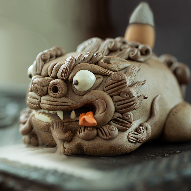“Cloud-Swallowing Beast” Incense Holder – Tea Pet & Tea Table Decor | Traditional Chinese Gift