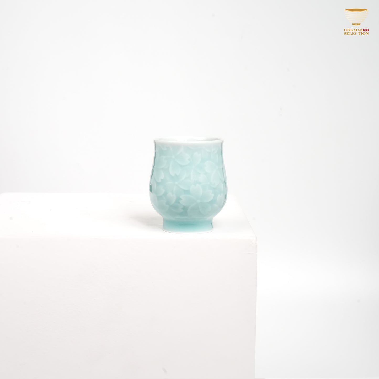 Jin Hongyang · Celadon Pink Blue Bloom Teacup|Handcrafted High-Fired Porcelain · Subtle Floral Motif · Elegant Silhouette · Refined Tea Tasting Choice