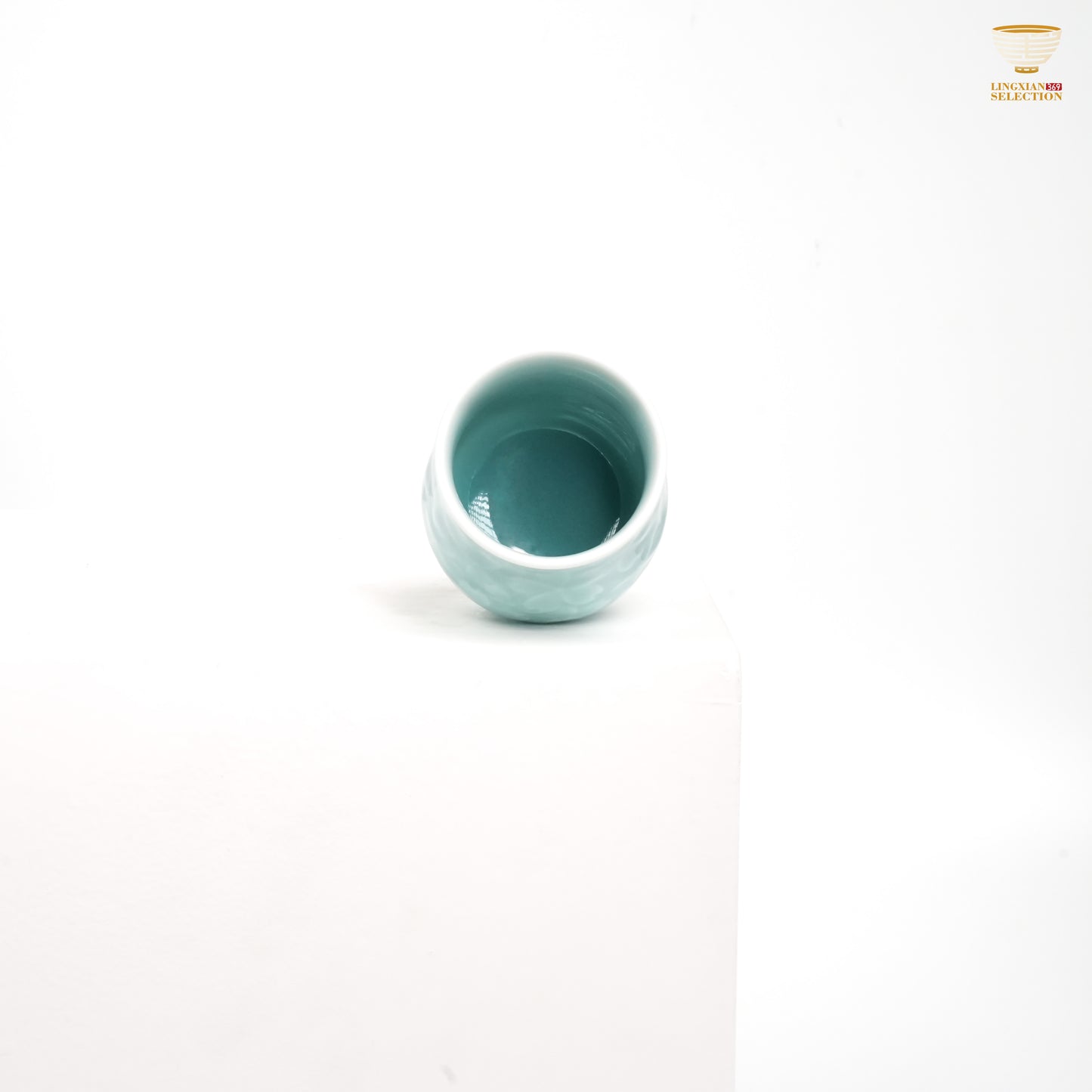 Jin Hongyang · Celadon Pink Blue Bloom Teacup|Handcrafted High-Fired Porcelain · Subtle Floral Motif · Elegant Silhouette · Refined Tea Tasting Choice