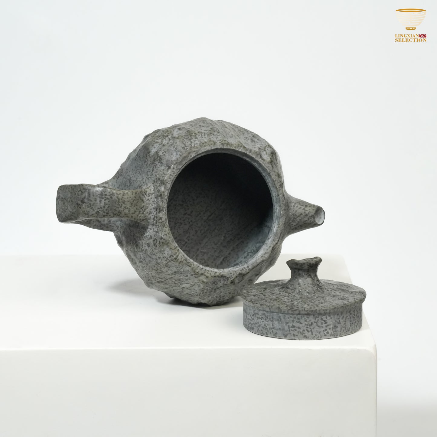 【Hunan An Hua Tillite Stone Hand-Carved Teapot】 Glacial Rock Teapot |Hand-Carved Natural Stone|Water Purification Effect|Translucent Texture|Oriental Tea Aesthetic