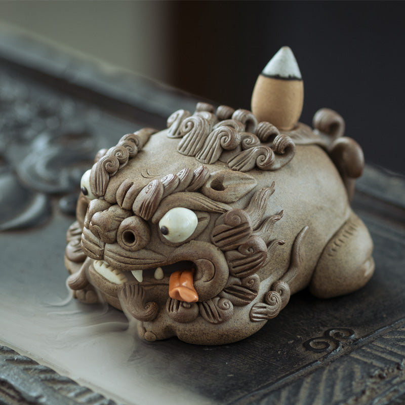 “Cloud-Swallowing Beast” Incense Holder – Tea Pet & Tea Table Decor | Traditional Chinese Gift