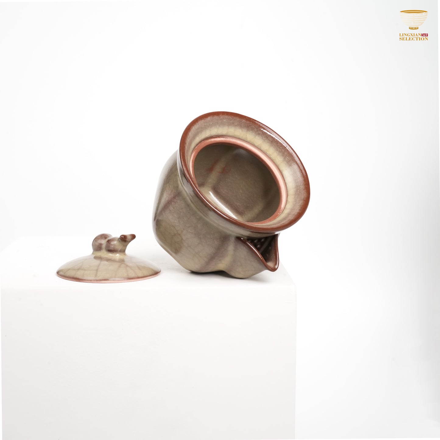 Jin Hongyang · Ge Ware Ice-Crackle Quick teapot|Transmutation Glaze · Handcrafted Finish · Reimagined Antiquity · A Statement Piece for the Tea Table