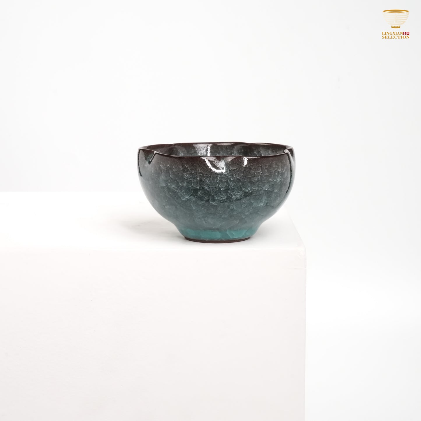 Jin Hongyang · Crackled Glaze Teacup|Handcrafted High-Fired Porcelain · Glassy Texture · Zen-Inspired Teaware · Ideal for Tasting Tea