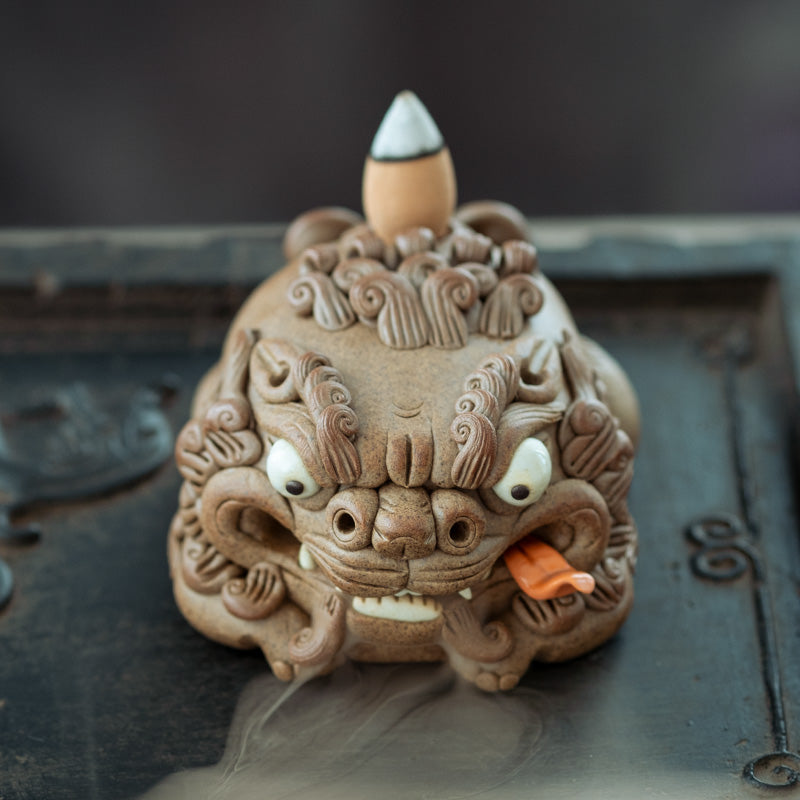 “Cloud-Swallowing Beast” Incense Holder – Tea Pet & Tea Table Decor | Traditional Chinese Gift