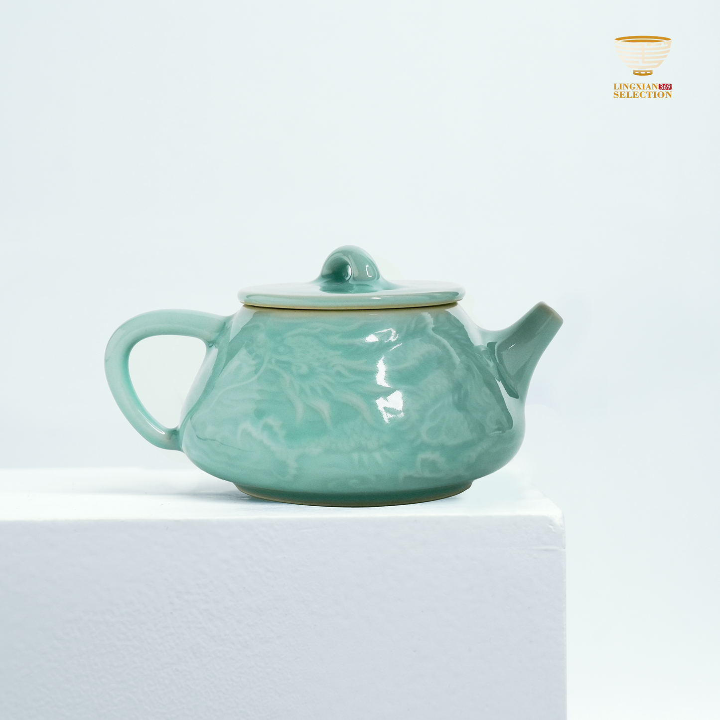 Lei Huixian · Dragon Relief Gongfu Teapot | Longquan Celadon Handcrafted Teaware · Embossed Dragon Motif · Oriental Elegance