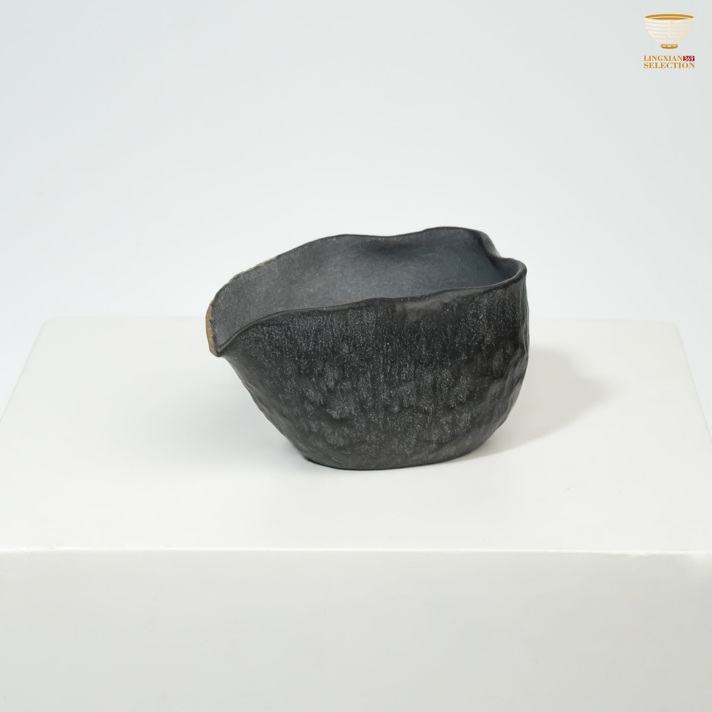 【Hunan An Hua Tillite Stone Freeform Sharing Cup】|Hand-Carved Natural Stone|Raw Rock Texture|Artisan Teaware for Authentic Gongfu Tea Experience