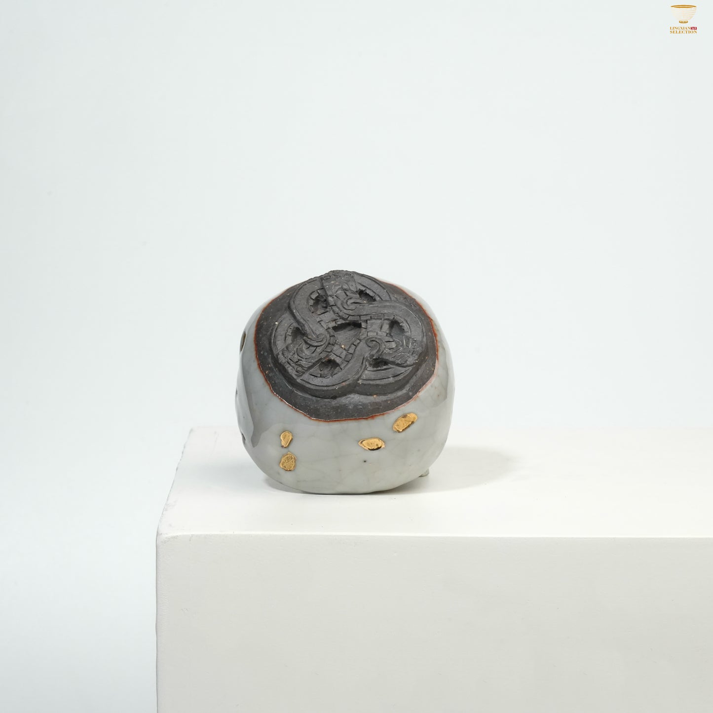 Gao Yue · Shino Ware Carved Base Teacup|Handcrafted Wood-Fired · Ancient Motif Carving · Zen Wabi-Sabi Aesthetic · Collector’s Choice