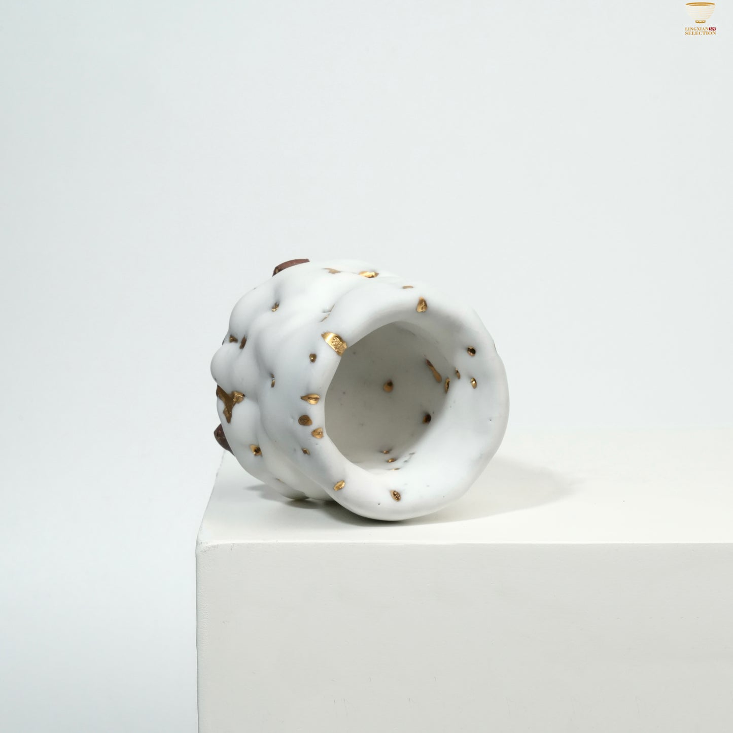 Gao Yue · Shino Ware Tripod Cup|Coarse Clay Texture · Handmade Wood-Fired · Kintsugi Inspired · Wabi-Sabi Tea Vessel