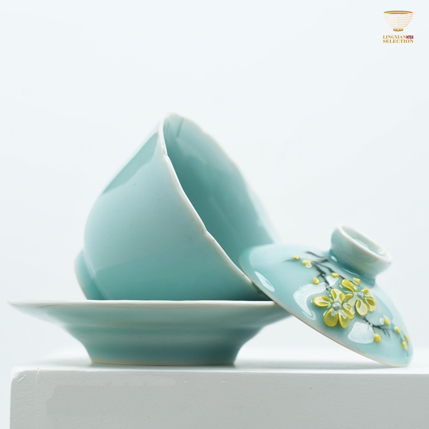 【Celadon Flower Tea Set From Master Lei Huixian】– Handcrafted Lotus Lid Fair Cup & Tasting Cups|High-fired Artisan Kung Fu Teaware|Collectible Chinese Ceramic Gift Set