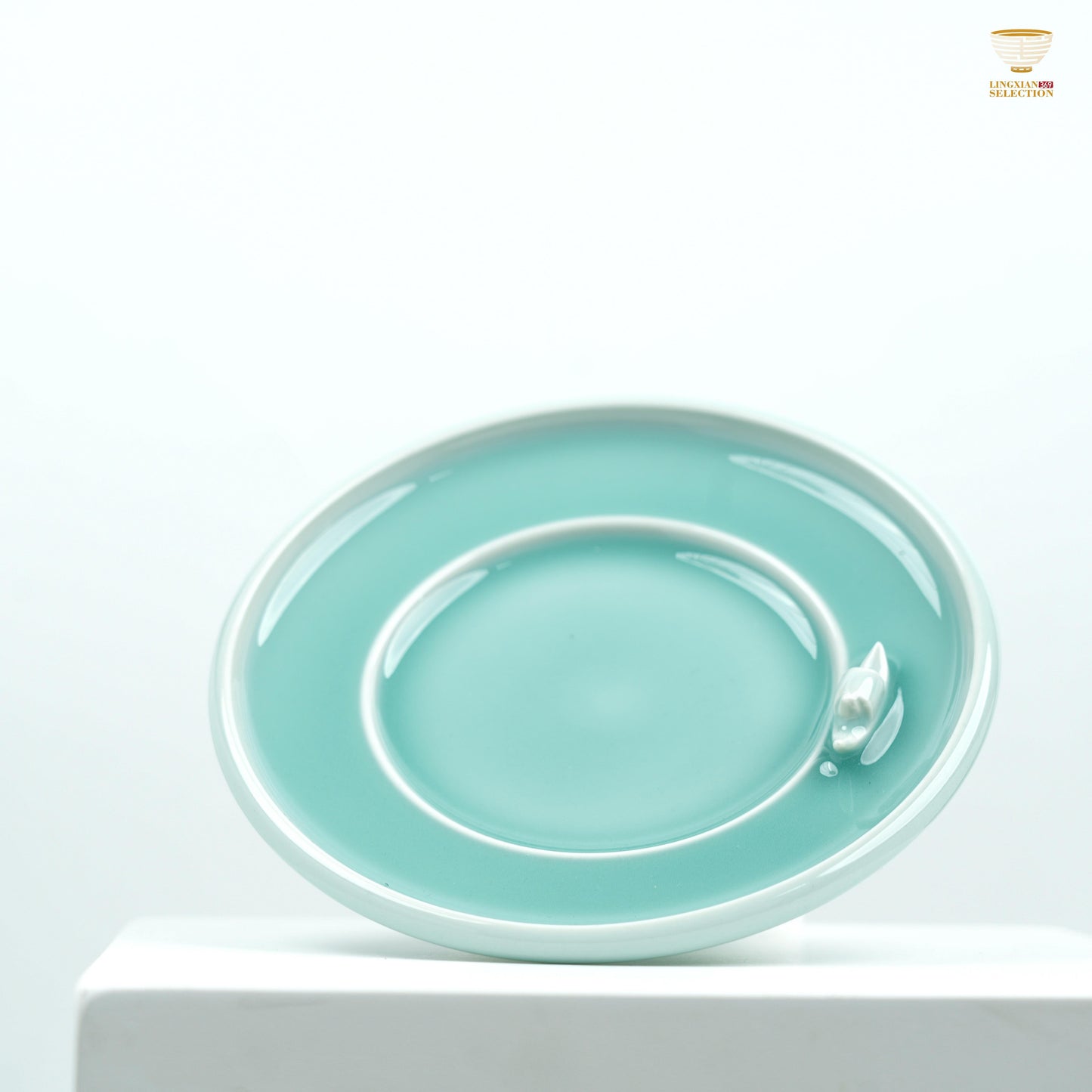 【Celadon Gaiwan From Master Lei Huixian】 – Handcrafted High-Fired Porcelain Lid Bowl with Embossed Dragon | Original Kung Fu Teaware Design