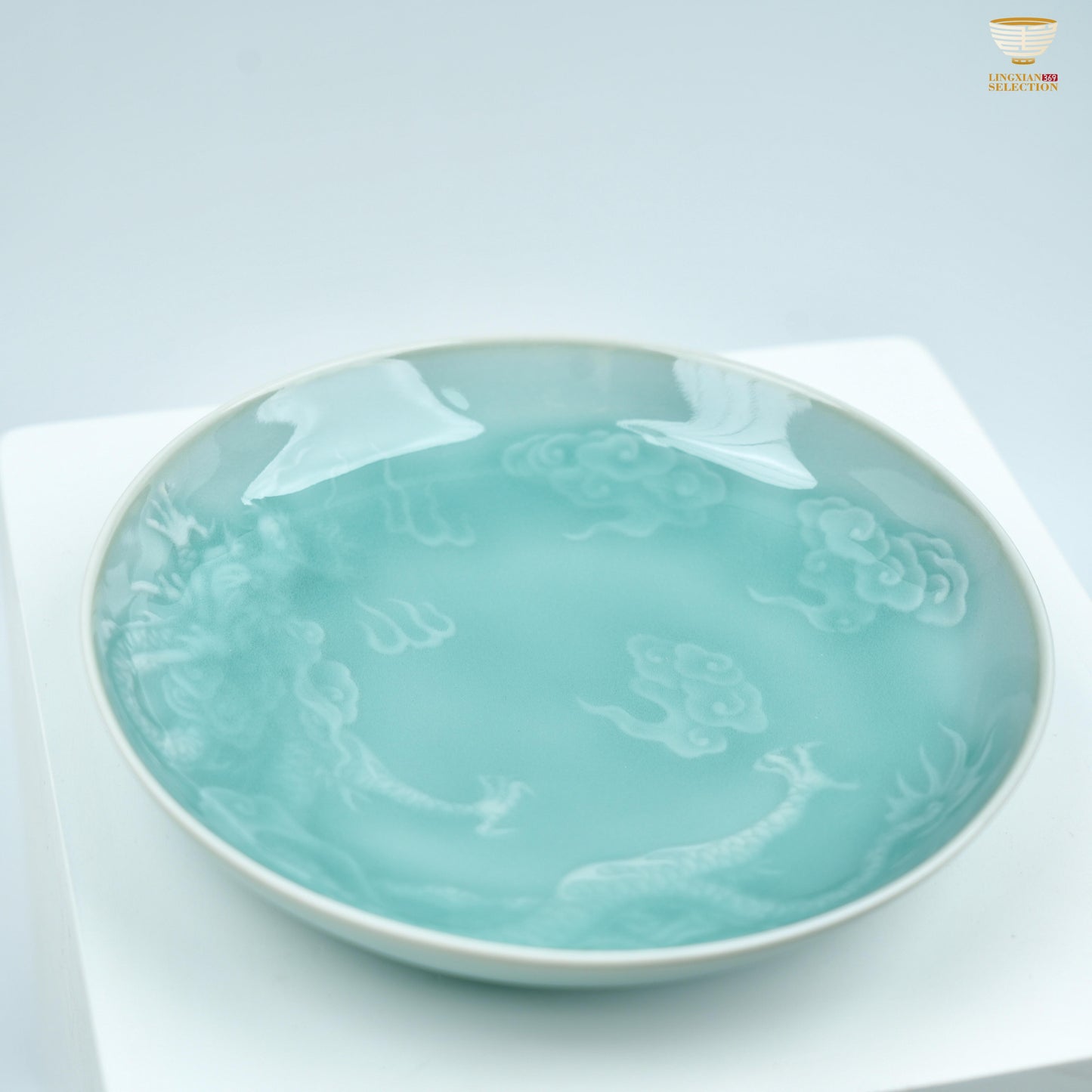 【Celadon Gaiwan From Master Lei Huixian】 – Handcrafted High-Fired Porcelain Lid Bowl with Embossed Dragon | Original Kung Fu Teaware Design