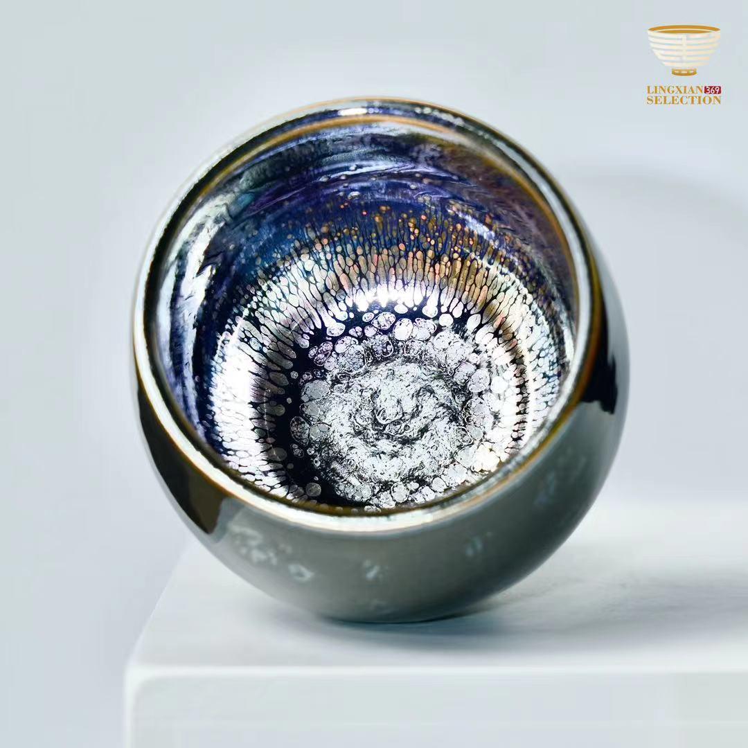 Baiding Jian Zhan “Snow Mountain” Teacup | Handmade Black-Glaze Relief | Timeless Oriental Elegance · Collectible Ceramic Gift