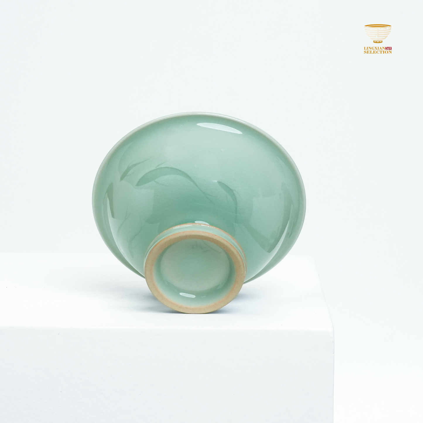 【Longquan Celadon by Liao Xinliang Big Fish & Begonia Teacup ｜A Masterpiece of Craftsmanship & Tea Aesthetic Collection】