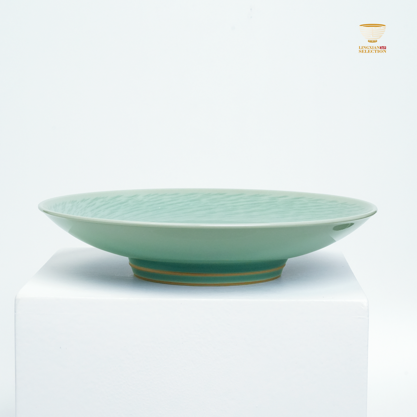 【Longquan Celadon by Liao Xinliang ·Rising Winds and Flowing Waters Teapot Plate｜A Masterpiece of Craftsmanship & Tea Aesthetic Collection】