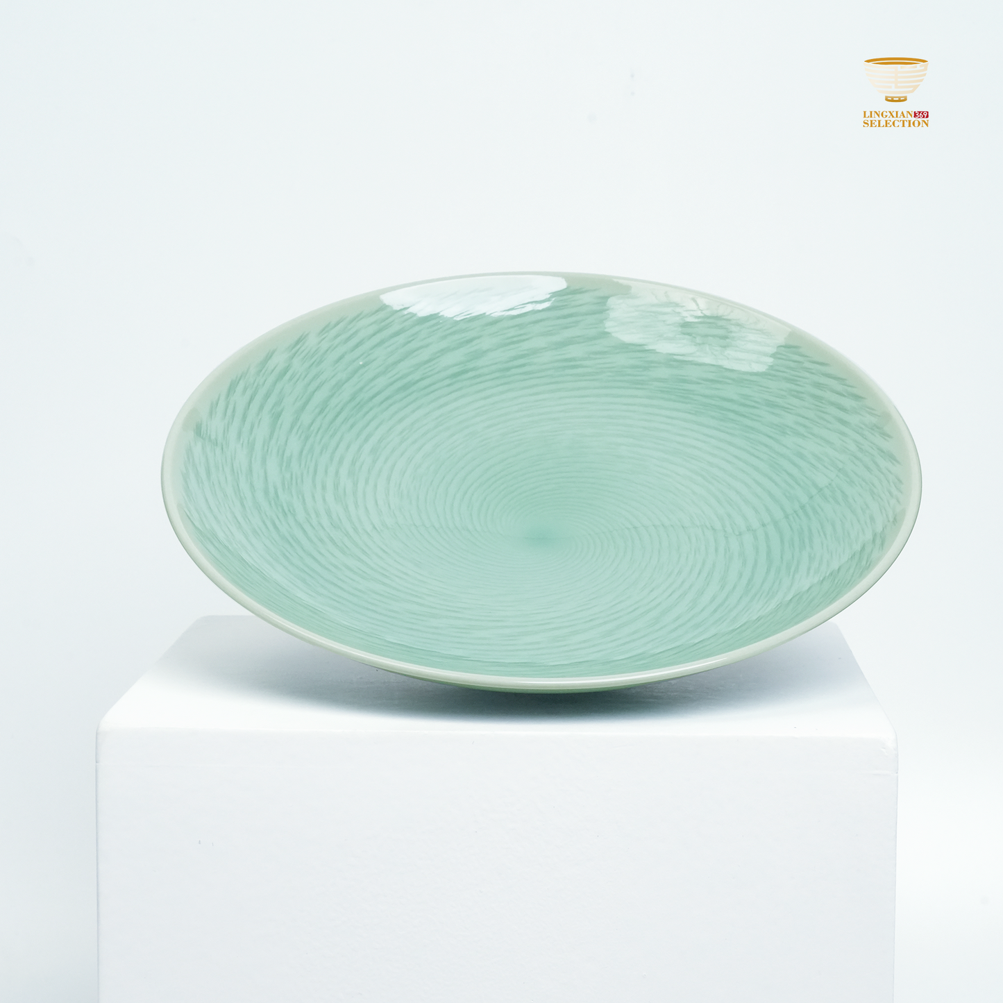 【Longquan Celadon by Liao Xinliang ·Rising Winds and Flowing Waters Teapot Plate｜A Masterpiece of Craftsmanship & Tea Aesthetic Collection】