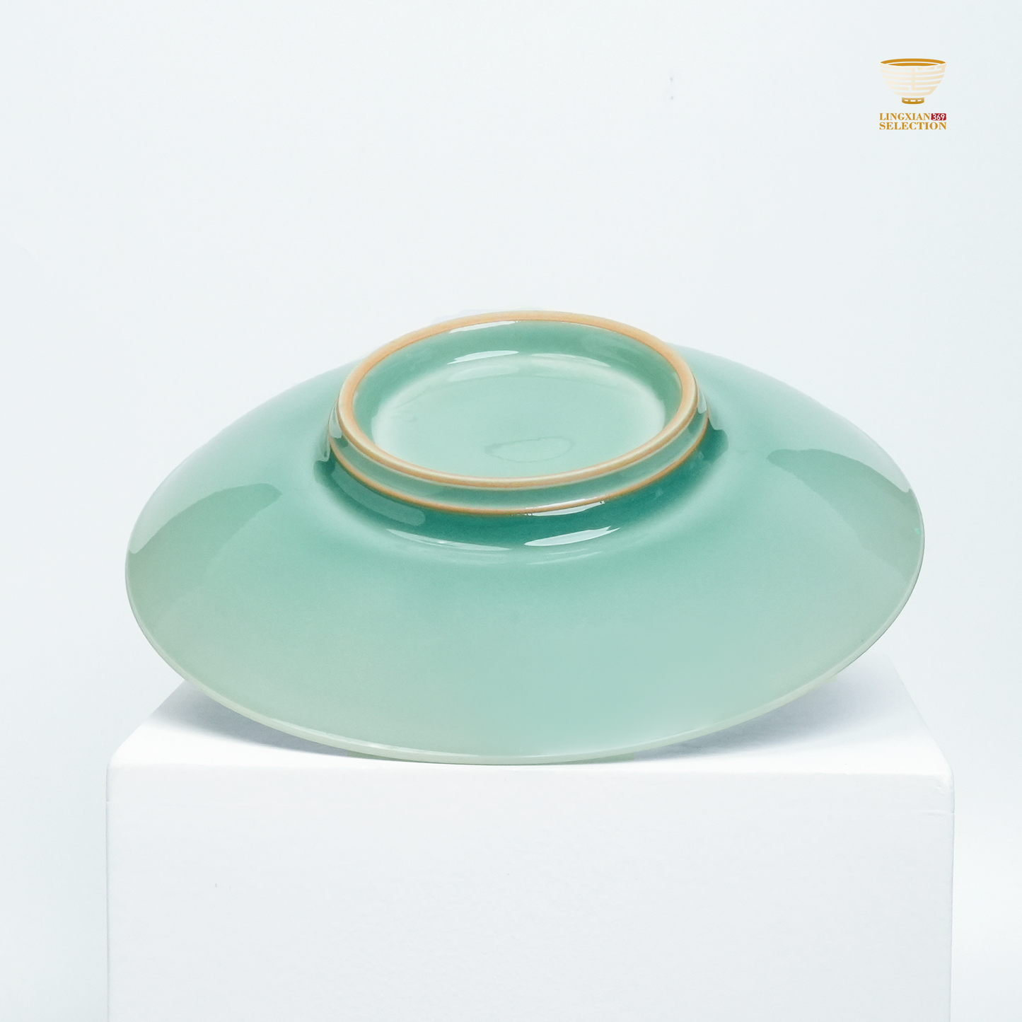 【Longquan Celadon by Liao Xinliang ·Rising Winds and Flowing Waters Teapot Plate｜A Masterpiece of Craftsmanship & Tea Aesthetic Collection】