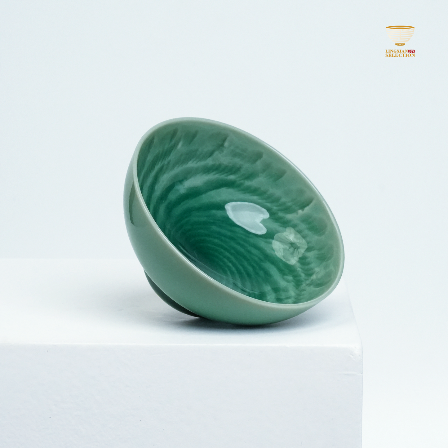 【Longquan Celadon by Liao Xinliang ·Rising Winds and Flowing Waters Teacup｜A Masterpiece of Craftsmanship & Tea Aesthetic Collection】