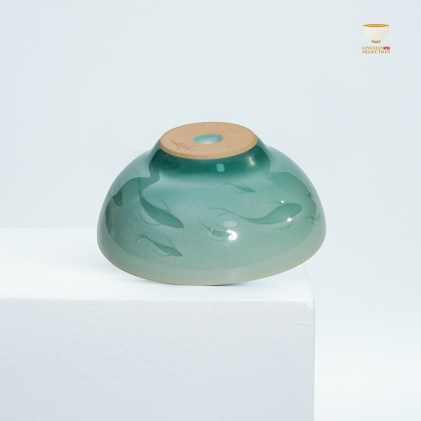 【Longquan Celadon by Liao Xinliang Big Fish & Begonia Teacup ｜A Masterpiece of Craftsmanship & Tea Aesthetic Collection】