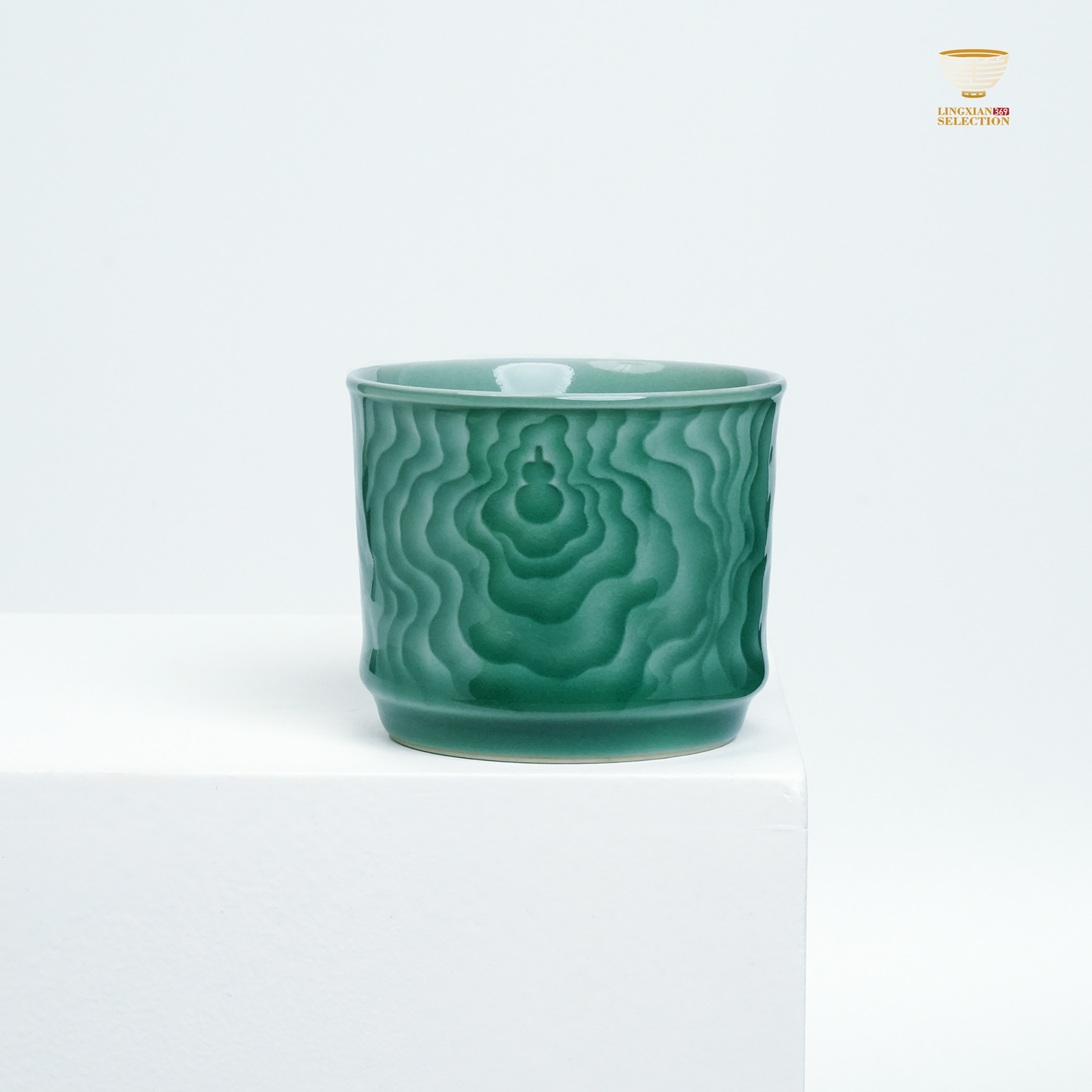 【Longquan Celadon by Liao Xinliang · Endless blessings and prosperity Teacup  ｜A Masterpiece of Craftsmanship & Tea Aesthetic Collection】