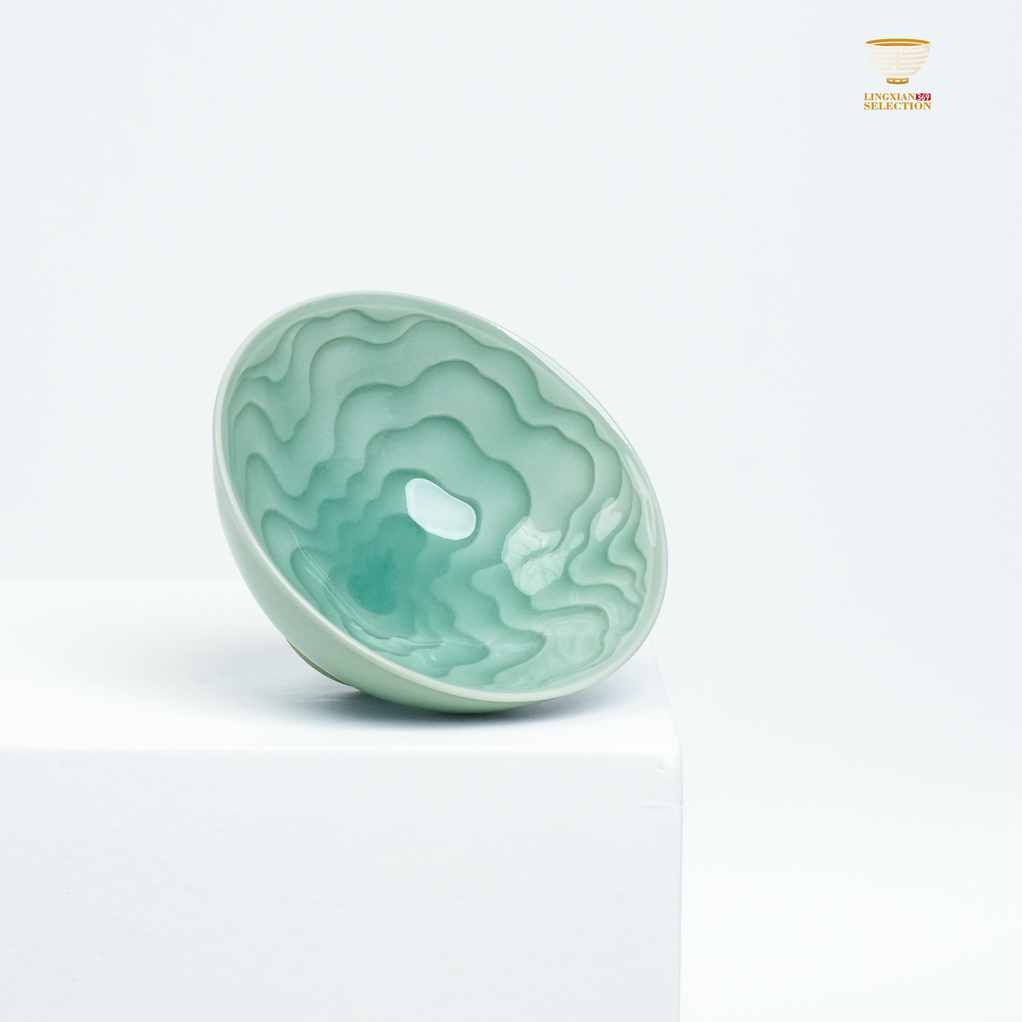 【Longquan Celadon by Liao Xinliang · Endless blessings and prosperity Teacup  ｜A Masterpiece of Craftsmanship & Tea Aesthetic Collection】