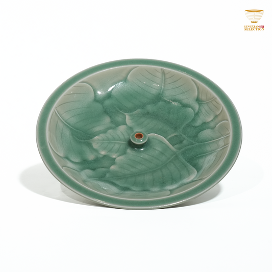 Liao Xinliang Leaf Incense Holder | Celadon Art Incense Burner | Handcrafted · Zen-Inspired Elegant Aromatherapy Stand