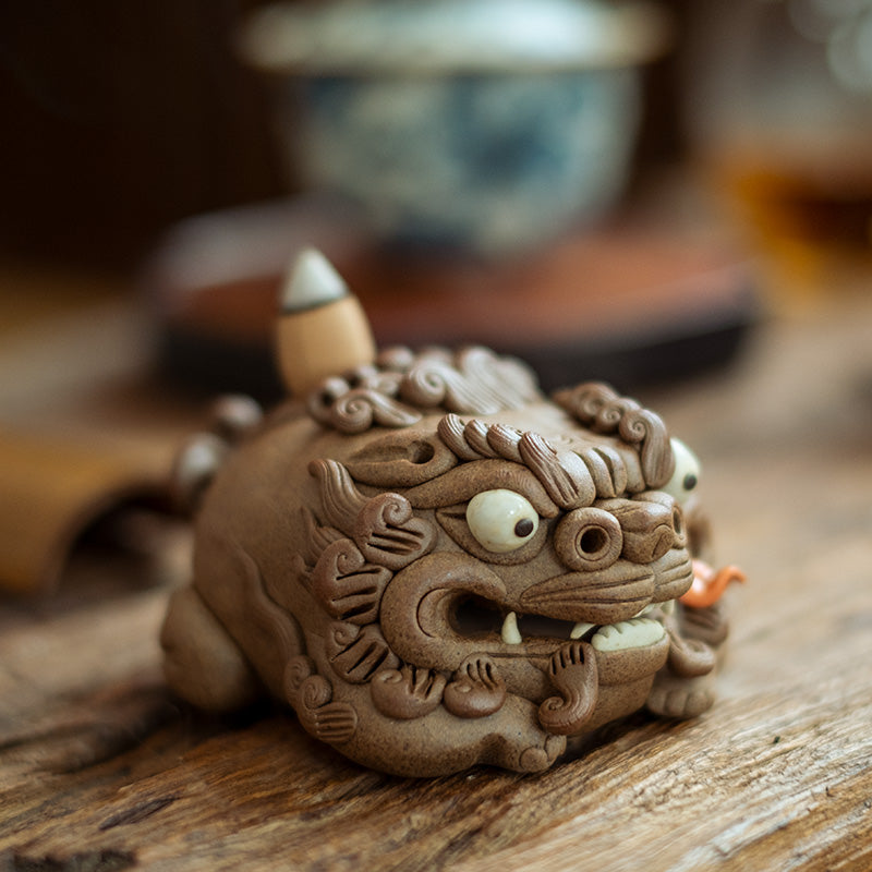 “Cloud-Swallowing Beast” Incense Holder – Tea Pet & Tea Table Decor | Traditional Chinese Gift