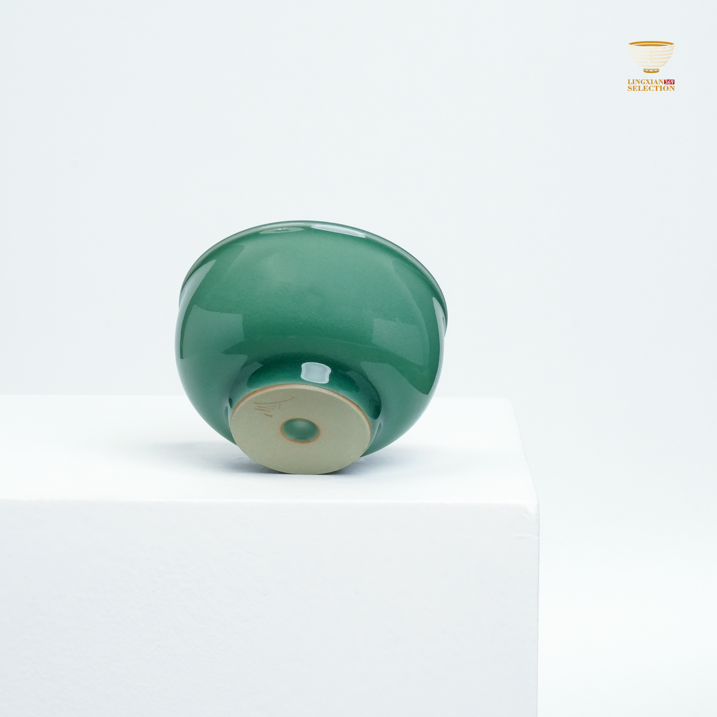 【Longquan Celadon by Liao Xinliang ·Rising Winds and Flowing Waters Teacup｜A Masterpiece of Craftsmanship & Tea Aesthetic Collection】