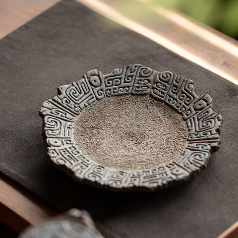 Jingdezhen Rustic Ceramic Tea Tray with Taotie Motif – Water-Storing Gongfu Tea Plate, Traditional Chinese Gift