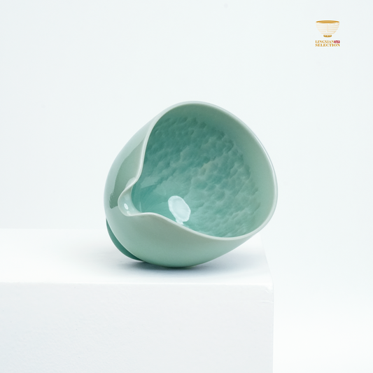 【Longquan Celadon by Liao Xinliang ·Rising Winds and Flowing Waters Sharing cup｜A Masterpiece of Craftsmanship & Tea Aesthetic Collection】